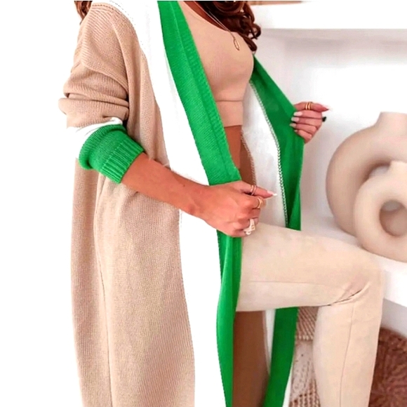 💚 HOLD FOR TANYA 💚Stylish Beige and Kelly Green Women's Cardigan Item NWOT - Picture 4 of 7